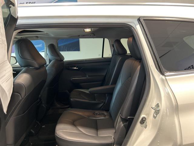 used 2021 Toyota Highlander Hybrid car, priced at $34,990