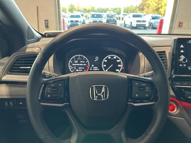 used 2025 Honda Odyssey car, priced at $41,990