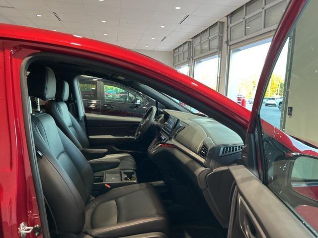 used 2025 Honda Odyssey car, priced at $41,990