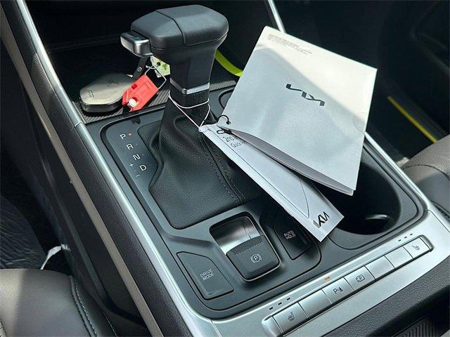 new 2025 Kia Carnival car, priced at $39,776