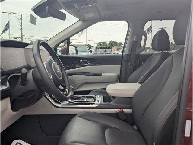 used 2024 Kia Carnival car, priced at $41,487
