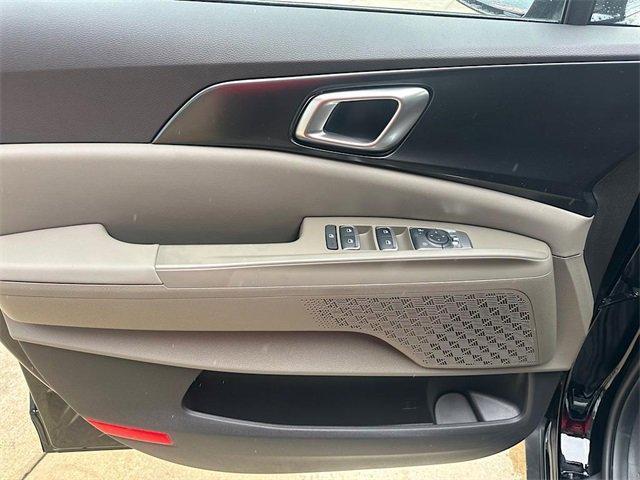 new 2025 Kia Carnival car, priced at $39,776