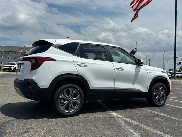 new 2025 Kia Seltos car, priced at $25,996