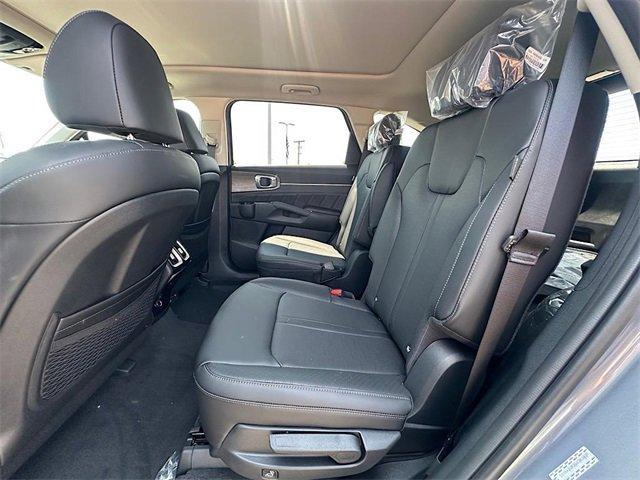 new 2025 Kia Sorento car, priced at $43,504
