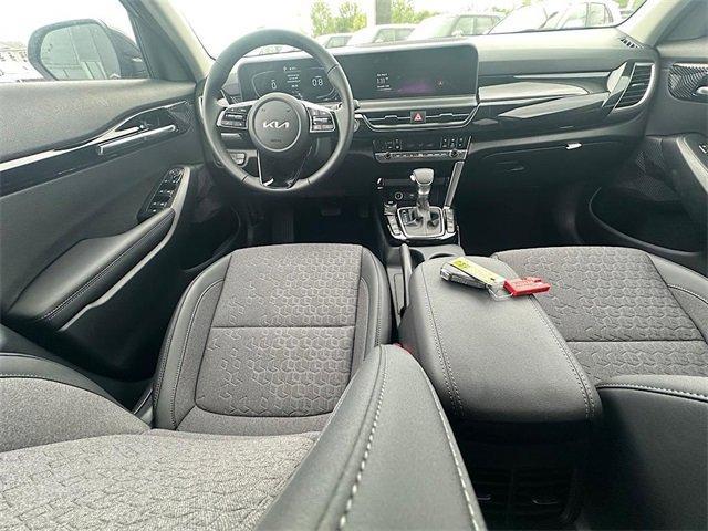 new 2025 Kia Seltos car, priced at $28,122