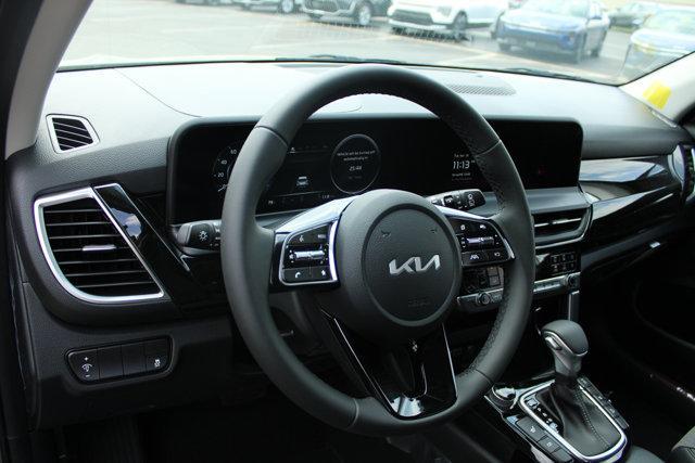 new 2025 Kia Seltos car, priced at $30,190