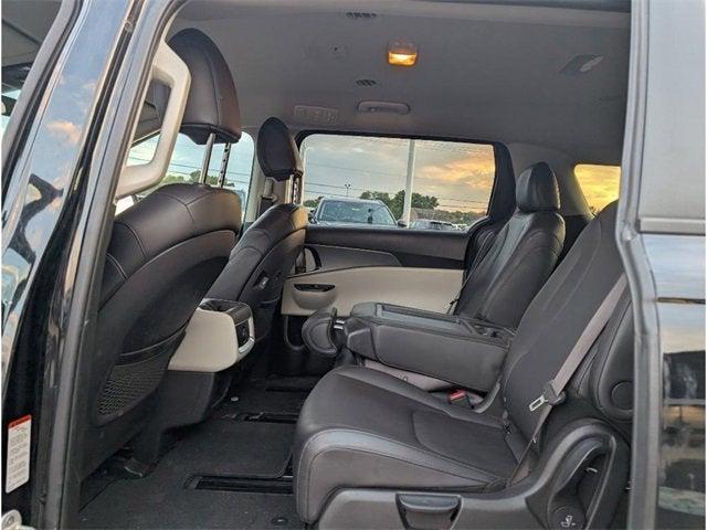 used 2024 Kia Carnival car, priced at $30,462