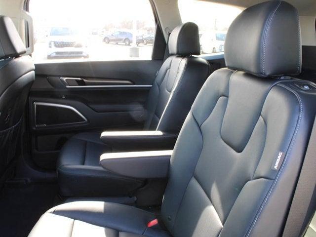 new 2025 Kia Telluride car, priced at $40,153