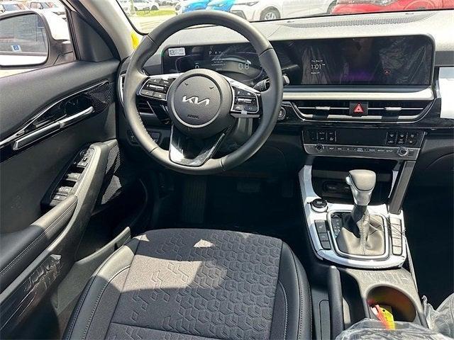 new 2025 Kia Seltos car, priced at $24,436