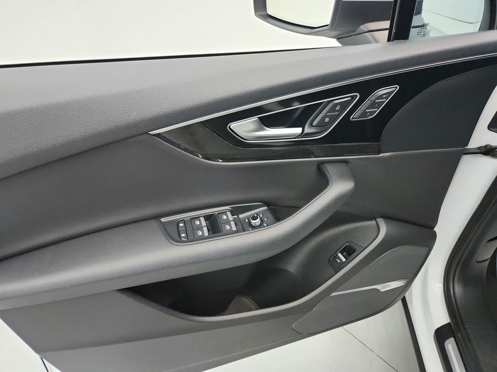used 2017 Audi Q7 car, priced at $14,395