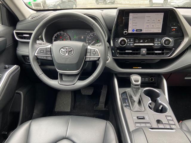 used 2024 Toyota Highlander car, priced at $46,791