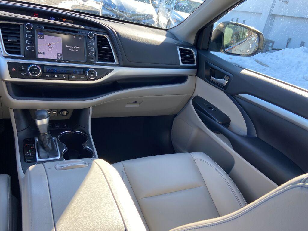 used 2019 Toyota Highlander car, priced at $27,791