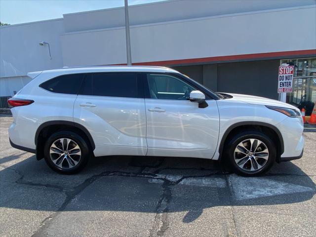 used 2021 Toyota Highlander car, priced at $31,491