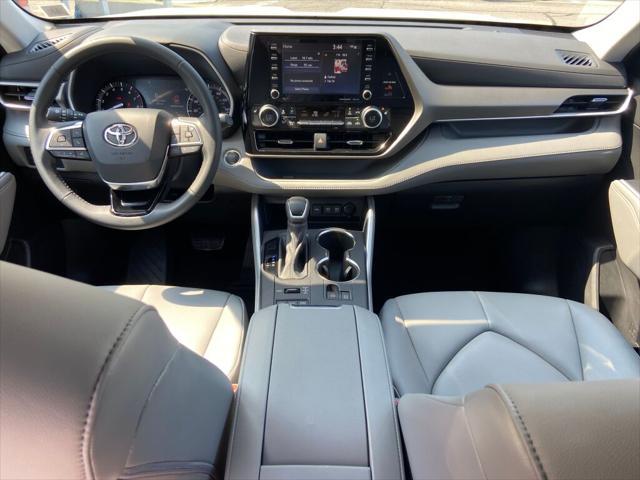 used 2021 Toyota Highlander car, priced at $31,491