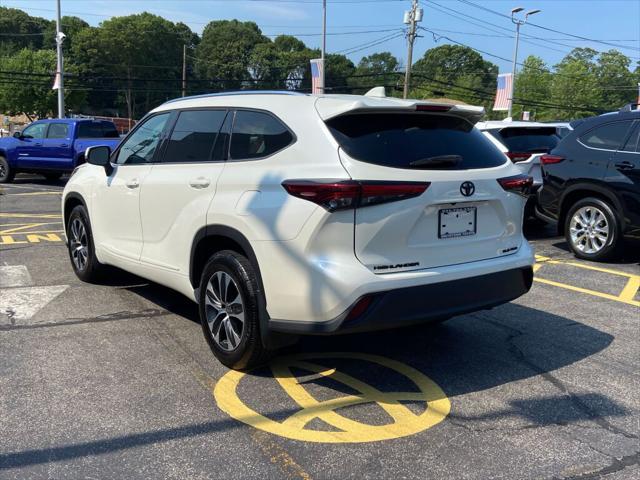used 2021 Toyota Highlander car, priced at $31,491