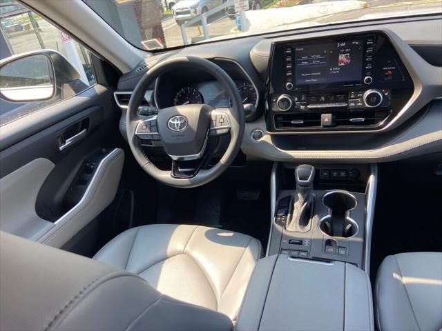 used 2021 Toyota Highlander car, priced at $31,491