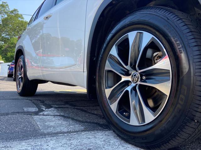 used 2021 Toyota Highlander car, priced at $31,491