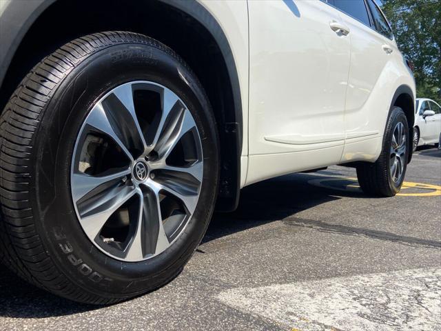 used 2021 Toyota Highlander car, priced at $31,491