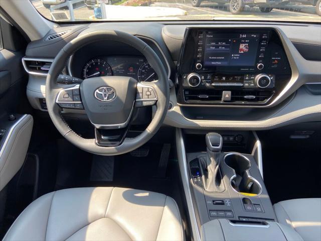 used 2021 Toyota Highlander car, priced at $31,491
