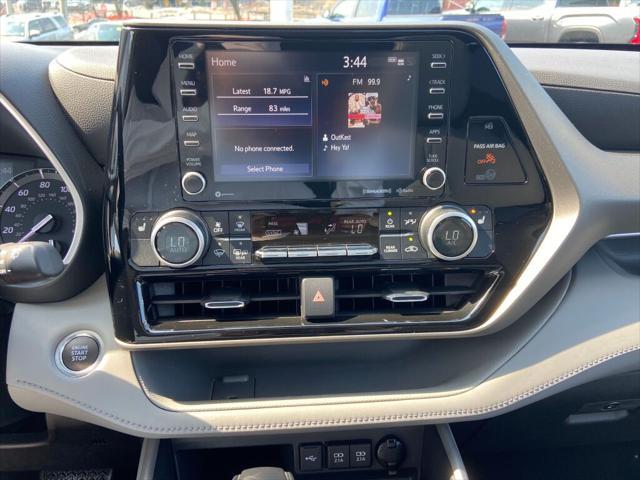used 2021 Toyota Highlander car, priced at $31,491