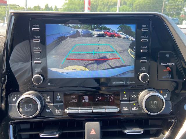 used 2021 Toyota Highlander car, priced at $31,491