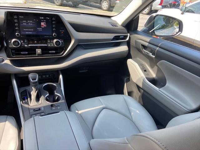 used 2021 Toyota Highlander car, priced at $31,491