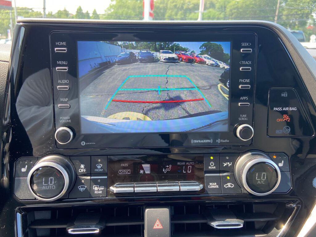 used 2021 Toyota Highlander car, priced at $31,491