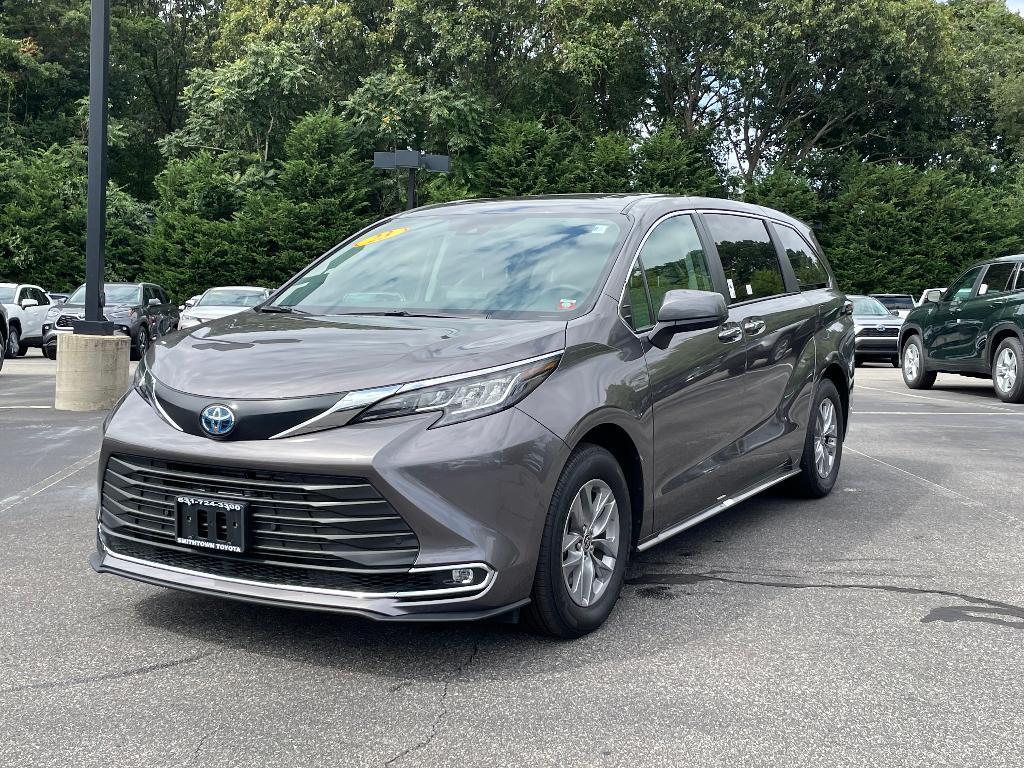 used 2023 Toyota Sienna car, priced at $49,991