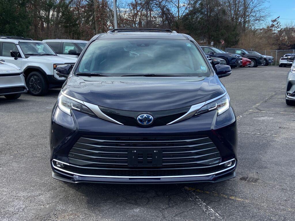 used 2024 Toyota Sienna car, priced at $61,791