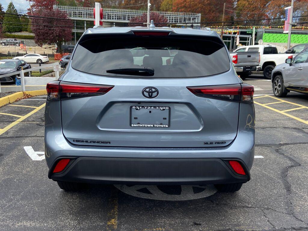 used 2024 Toyota Highlander car, priced at $43,991