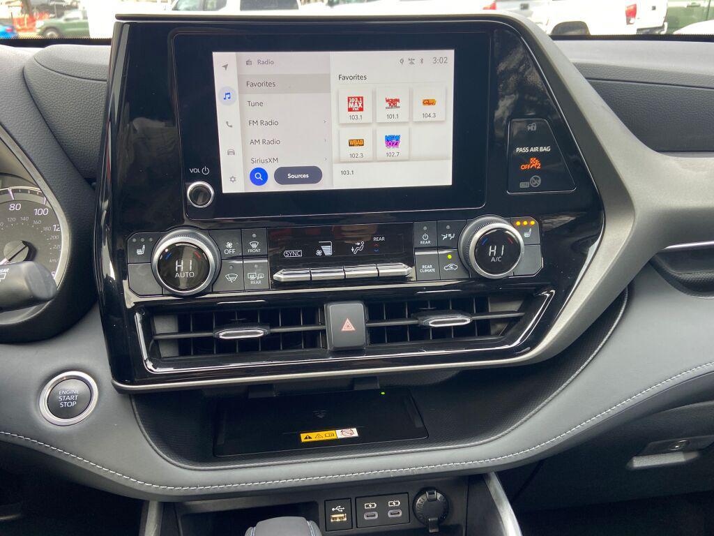 used 2024 Toyota Highlander car, priced at $43,991