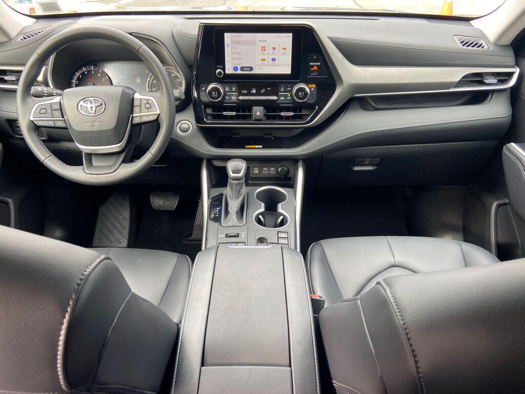 used 2024 Toyota Highlander car, priced at $43,991