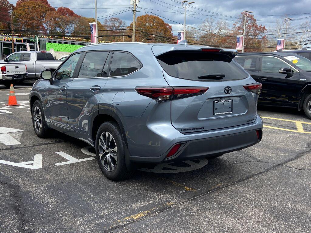 used 2024 Toyota Highlander car, priced at $43,991