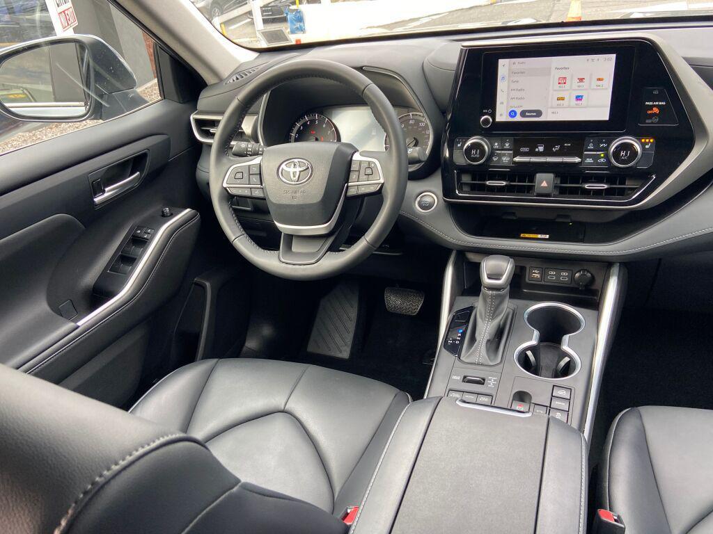 used 2024 Toyota Highlander car, priced at $43,991