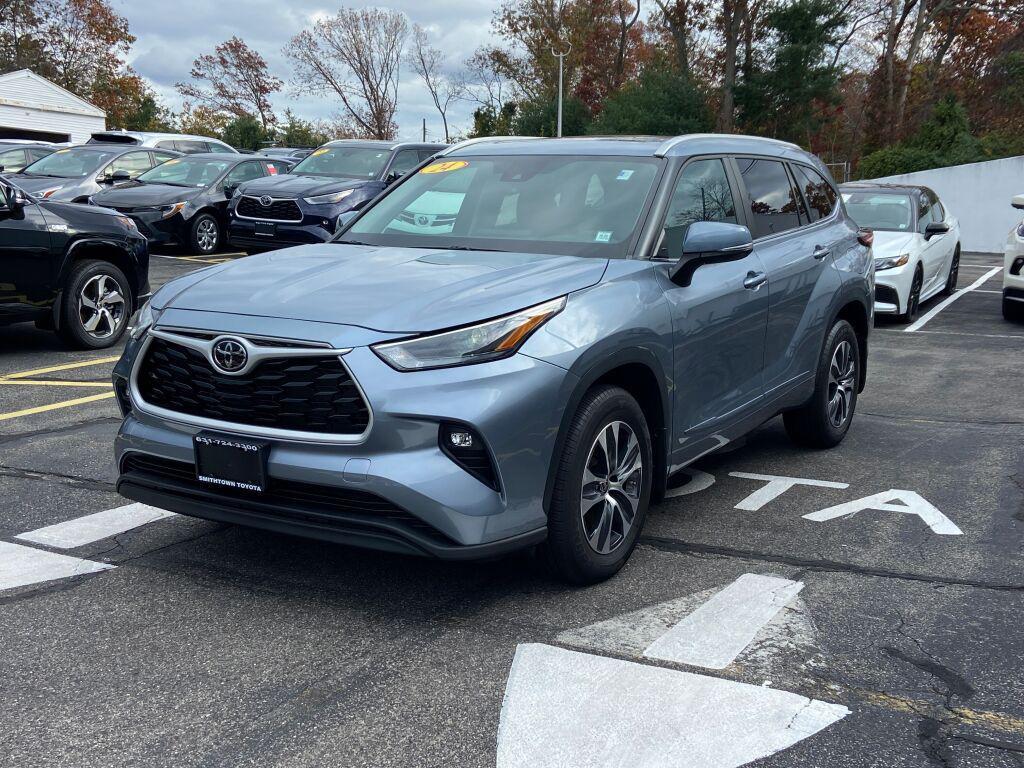 used 2024 Toyota Highlander car, priced at $43,991