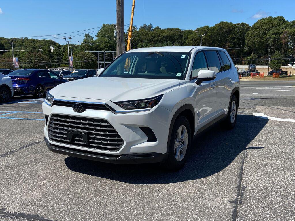 used 2025 Toyota Highlander car, priced at $47,991