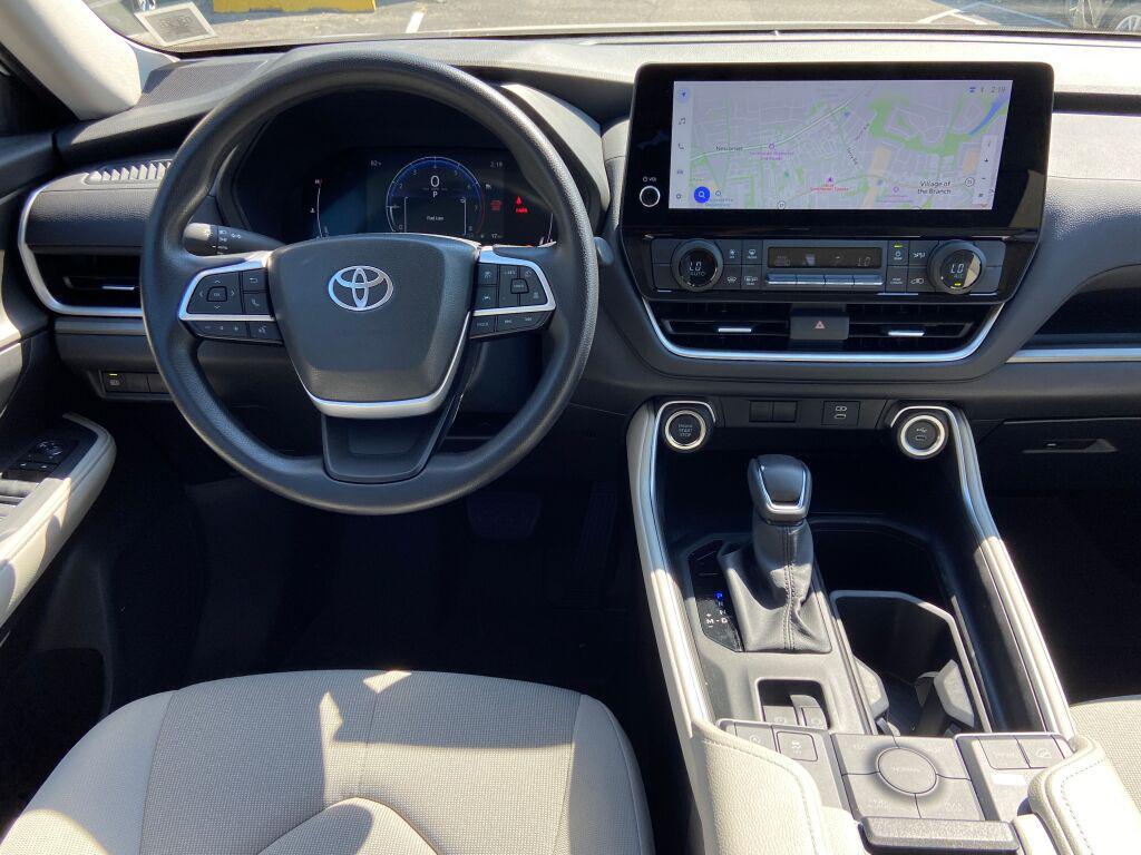 used 2025 Toyota Highlander car, priced at $47,991