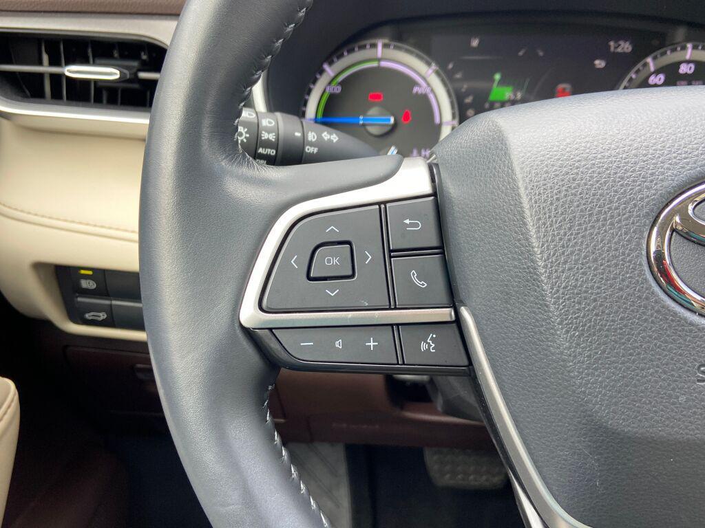 used 2022 Toyota Highlander Hybrid car, priced at $39,991