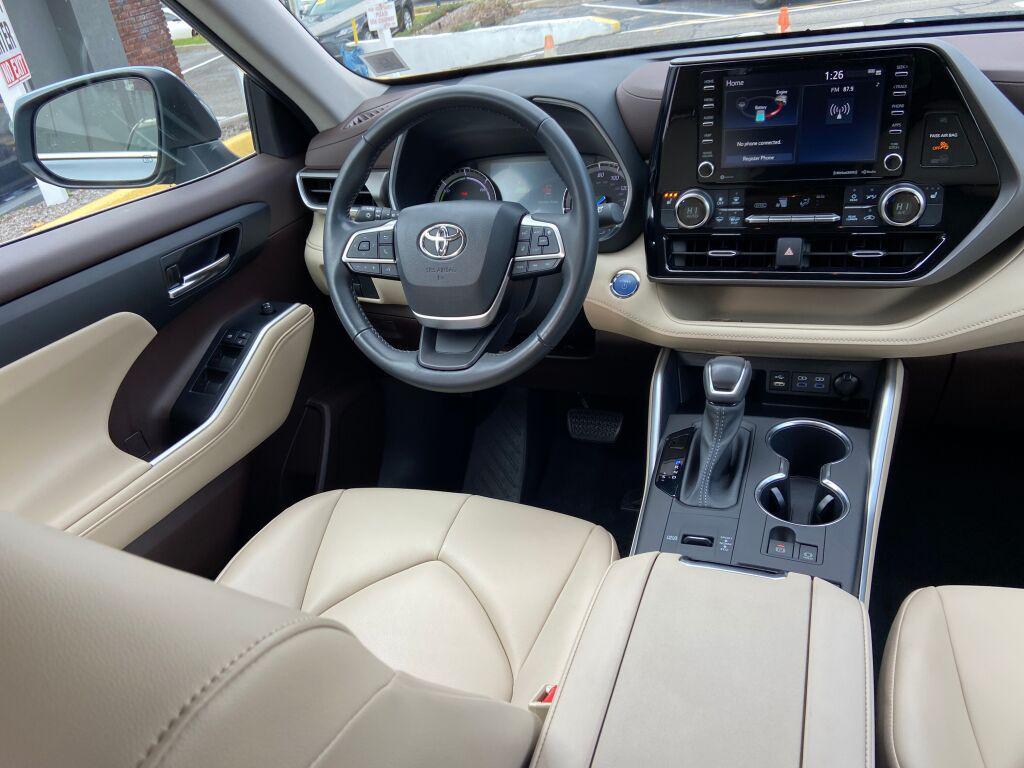 used 2022 Toyota Highlander Hybrid car, priced at $39,991