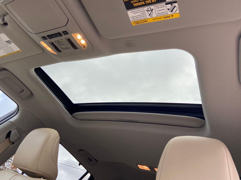 used 2022 Toyota Highlander Hybrid car, priced at $39,991