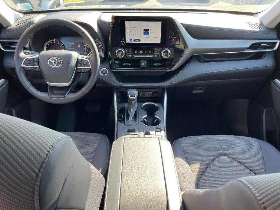 used 2024 Toyota Highlander car, priced at $39,991