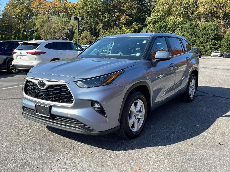 used 2024 Toyota Highlander car, priced at $39,991