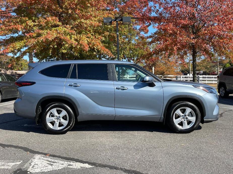 used 2024 Toyota Highlander car, priced at $39,991