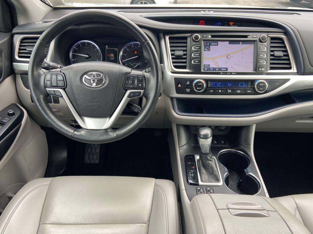 used 2019 Toyota Highlander car, priced at $26,991