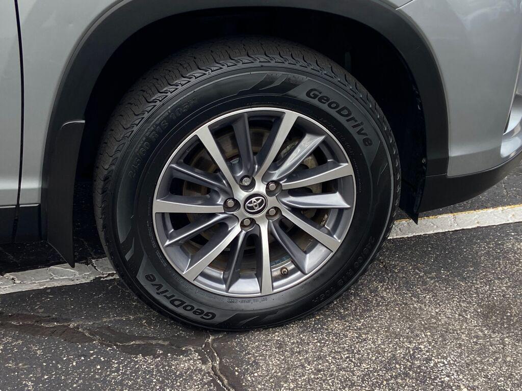 used 2019 Toyota Highlander car, priced at $26,991