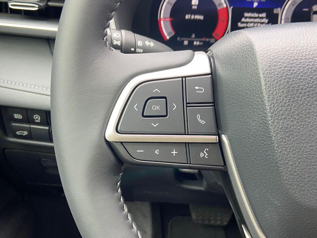 used 2025 Toyota Highlander car, priced at $54,991