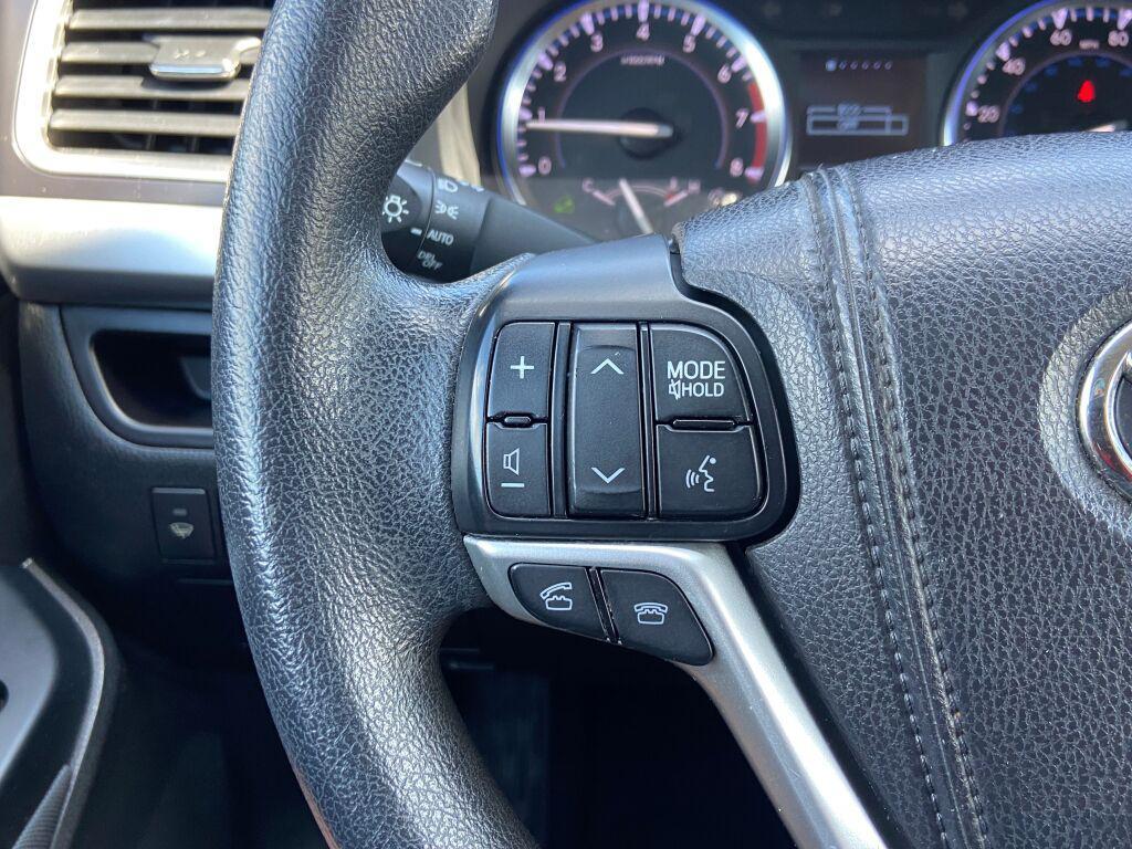 used 2015 Toyota Highlander car, priced at $19,991