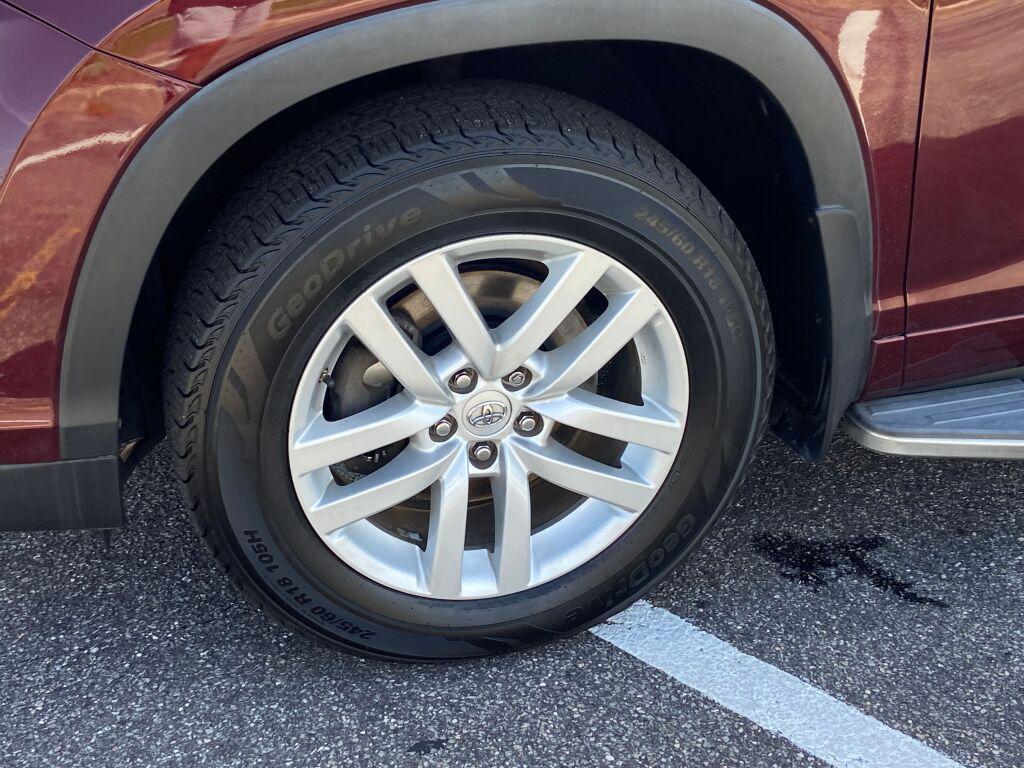 used 2015 Toyota Highlander car, priced at $19,991