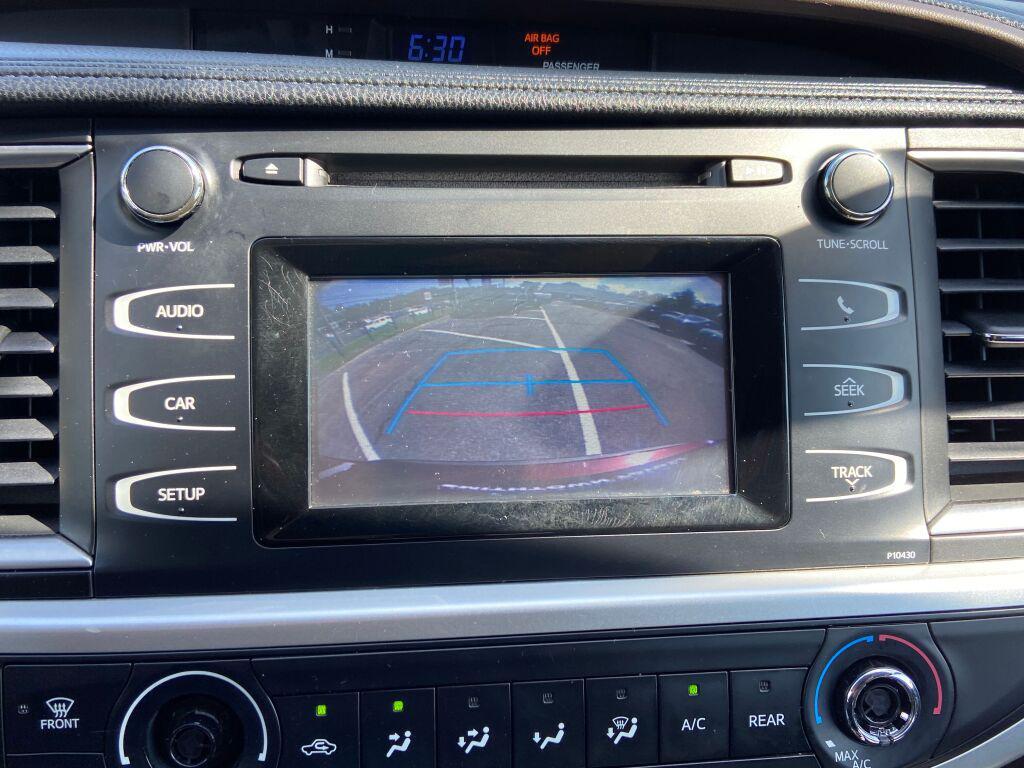 used 2015 Toyota Highlander car, priced at $19,991