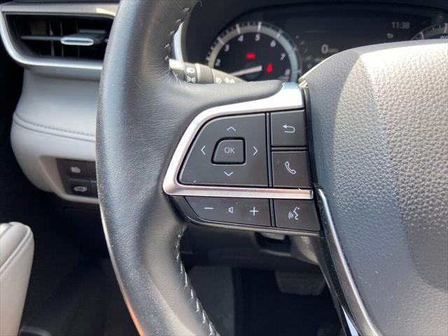 used 2020 Toyota Highlander car, priced at $35,991